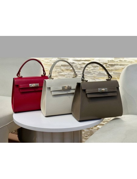 Hermès-Style Leather Bag: Italian Elegance for Any Occasion